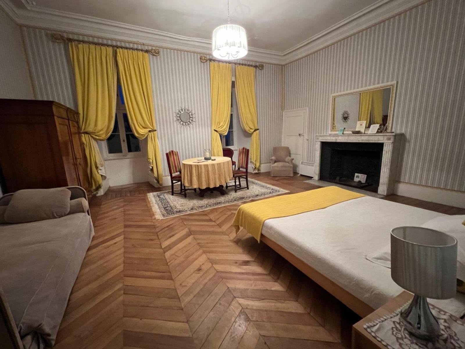 Chateau De Busset Εξωτερικό φωτογραφία